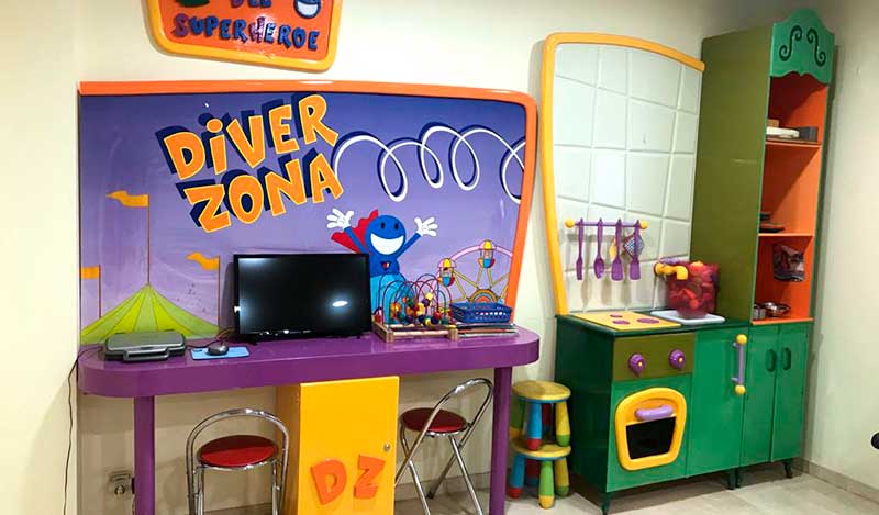 Zona de juegos clínica denta infantil